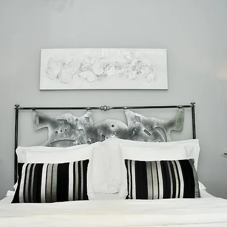 Tiranatop Suites Тирана