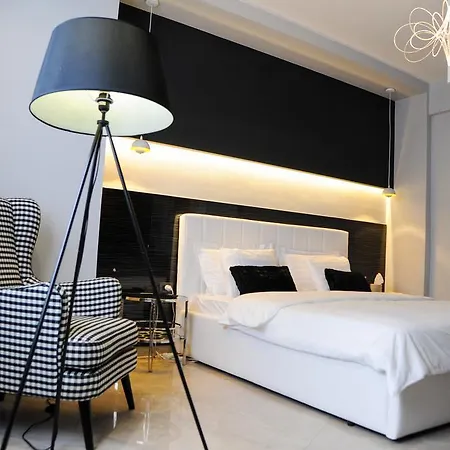 Tiranatop Suites * 티라나