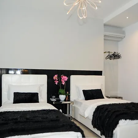 Tiranatop Suites 아파트 *