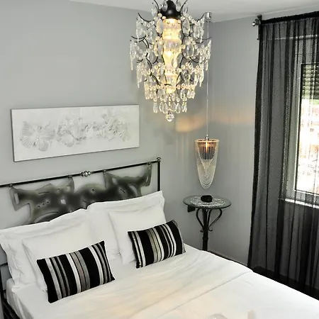 Tiranatop Suites Apartment Tirana